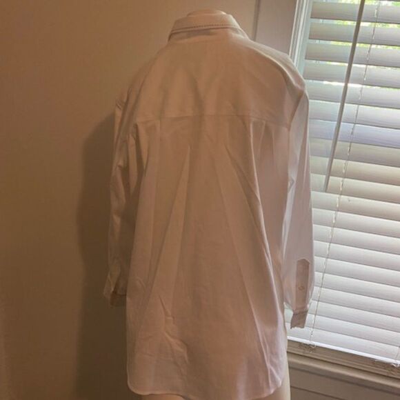 Chico's White No Iron Stretch button down black on sleeves and collar, size 2 - Picture 4 of 5